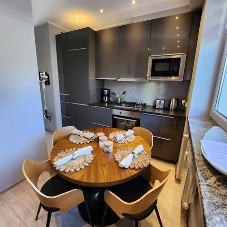 The Mirrors Appartement