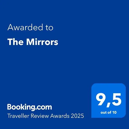 The Mirrors Apartmán *