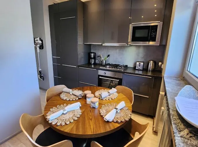 The Mirrors Apartamento