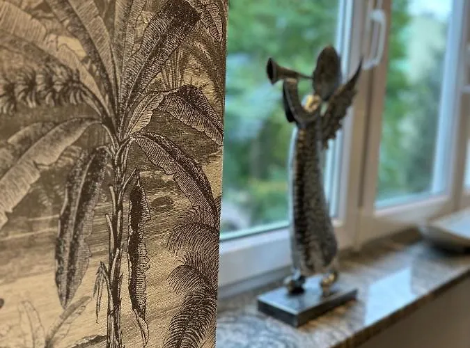 The Mirrors Апартаменты