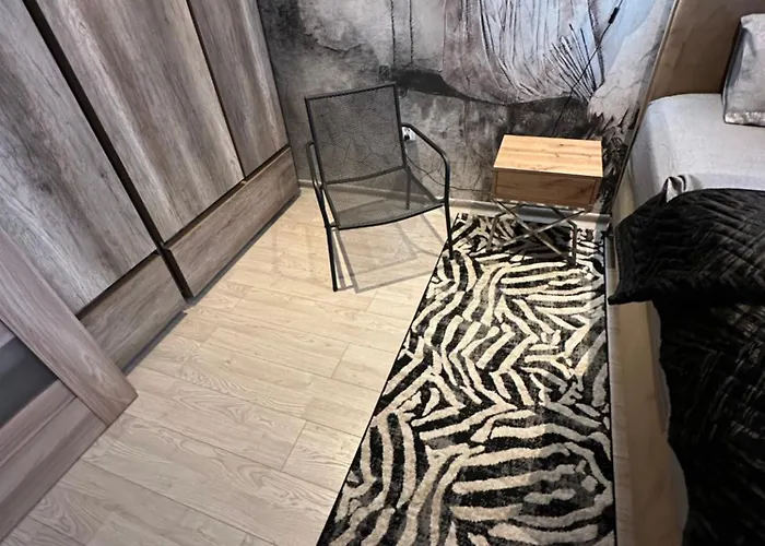 The Mirrors Apartamento