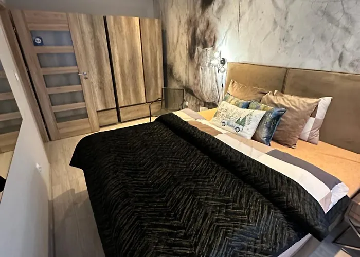 The Mirrors Apartamento